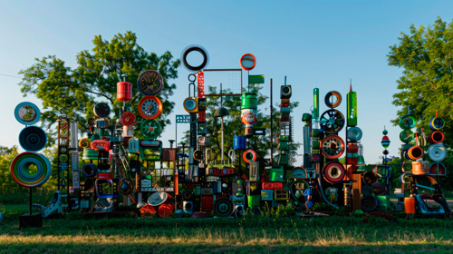 Skulpturen-Arrangement Upcycling Arrangement upcycling-Kunst upcycling-Fantasie im Skulpturen-Park Malxe und Ostsee